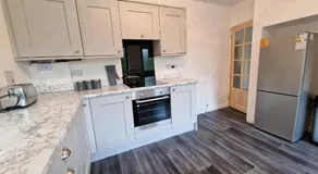 Chimes-Company & Family Stay, 2 Bedroom House with On Street free parking - Image 3