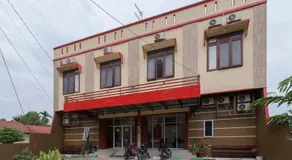 RedDoorz near RS Adam Malik Medan 2 - Image 4