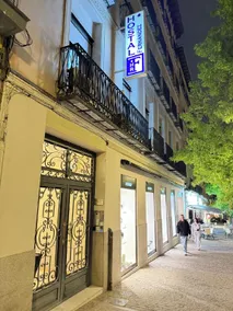 Hostal Fernández Atocha - Image 2