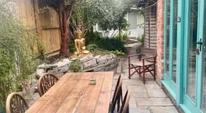 The Dragonfly Guesthouse - SELF CATERED - Image 4
