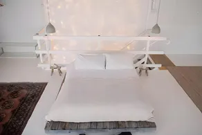Light and airy studio - Image 4