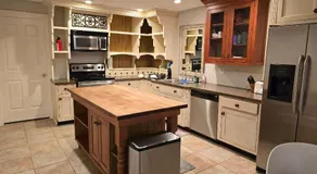 Entire Private 1BR Apartment, Private Entrance, Full Kitchen, Parking - Image 4