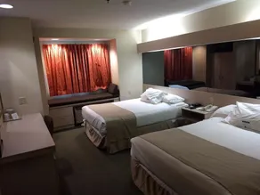 Monroe Heights Hotel Clarion - Image 2