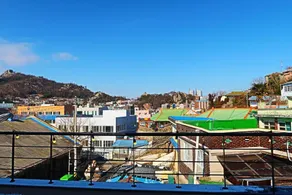 38th Street Guesthouse - Image 1