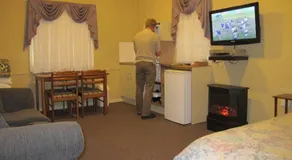 Cedar Lodge Cabins - Image 2