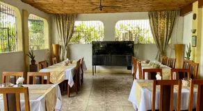 Lapu-Lapu Cottages & Restaurant - Image 4