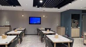 Benz Hotel - Image 4