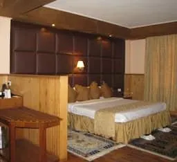 Yarlam Portico Resort - Image 5