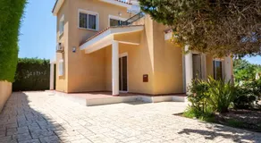 Villa Katerina, Private Pool, Garden & 3 Ensuite Bedrooms - Image 4