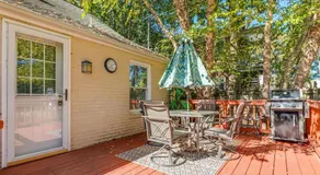 LG Central location FREE parking fenced yard FIRE-PIT - Image 4