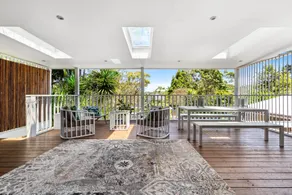 Elegant 3-bed Home With Games Room - Image 3