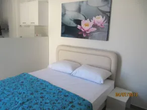 Sunny Holiday Apartments - Image 2