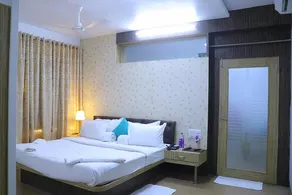 HOTEL EMBASSY LATUR - Image 2