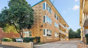 Domi Rentals - The Carlisle Street Apartments - Image 3