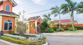La Casa De Playa Ocho Rios Villa - Image 2