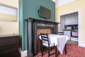 Roscoe House - Image 5
