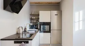 Apartment with backyard - Image 4