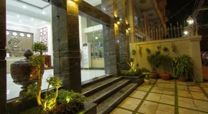 Rose Emerald Hotel - Image 4