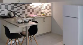 Menta Studios, next to metro station, smart tv - Image 5