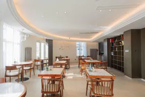 Yitel Collection Qingdao Zhanqiao Railway Station East Square - Image 3