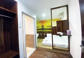 Timez Business Hotel - Image 4