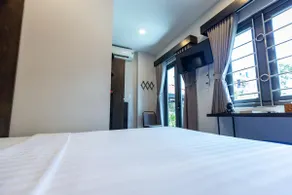 Brand New Cozy Home wBalcony @ ❤ of Saigon Wn - Image 4