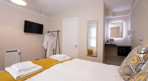 Redhouse - Image 5