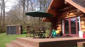 lyne view, log cabin - Image 3
