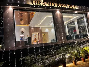 Grand Resort - Image 3