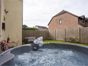 Beautiful Village, dog friendly & private garden - Image 4