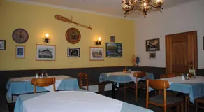 Family room, bath, toilet - Image 4