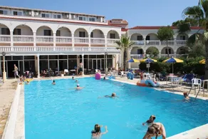 Angela Beach Hotel & Apts - Image 3