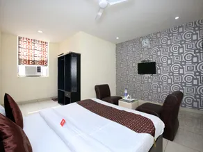 OYO 9323 Hotel Sidana Solitaires - Image 3