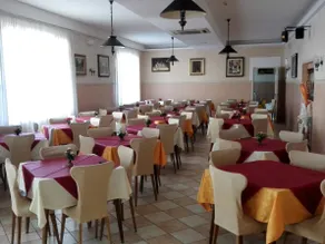 Hotel Carol - Image 3