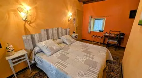 Chambre cosy dans maison historique avec parc et accueil chevaux - FR-1-583-256 - Image 2