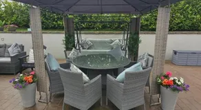 Dernvale House - Double room sleeps 3 - Image 4