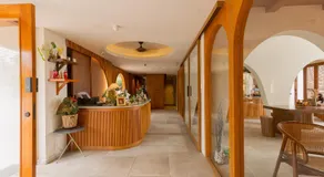 Tasana bar and luxury resort - Image 4