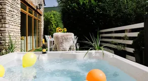The West Barn near Bath, sleeps 24 and 2 hot tubs - Image 5