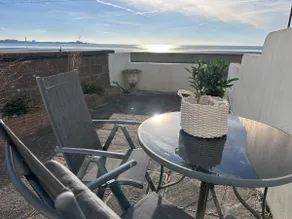 1 Bed House On The Beach - Image 3
