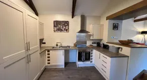 Charming Countryside Cottage - Image 4