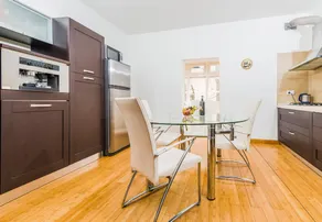 Marble Arch Home - Image 5