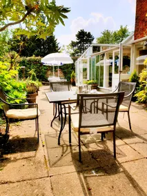 Crown House Hotel - Image 3