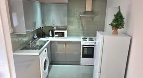 Lovely central studio/2bed - 5min to train station - Image 3