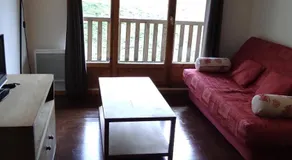 Appartement cosy 6 personnes à Super Besse - balcon avec vue sur le Puy du Chambourguet - piscine intérieure - Wifi - parking et casier à ski - Image 2