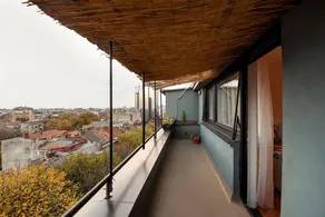 MARBLE & PASTELS Homey Central Apartment - Image 3