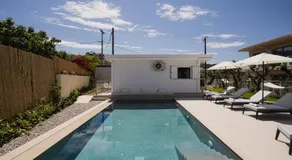 Moonlit Villa - Image 4