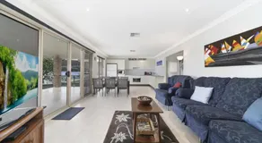 Waterview Retreat - Blackwal - Image 3