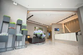 Home Inn Selected Qingdao May Fourth Square Xianggang Middle Road Aofan - Image 5