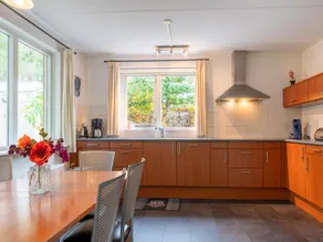 Free holiday home with big garden - Image 5