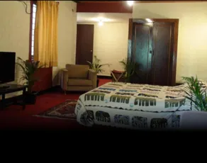 Goroomgo Swastik Guest House Near Kashi Vishwanath Temple Varanasi - Image 4